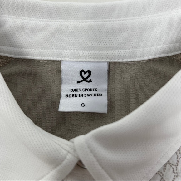 Daily Sports Women's Small Multicolor Floral Short Sleeve‎ Snap Button Top - Picture 4 of 5